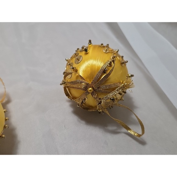 Set of Vintage Handmade Yellow and Gold Snowflake Christmas OrnamentsSet of... - Picture 6 of 6